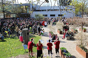 Segnung der Palmbuschen im Pfarrer-Schwab-Park